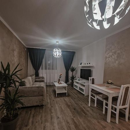 Immocity Орадя Экстерьер фото