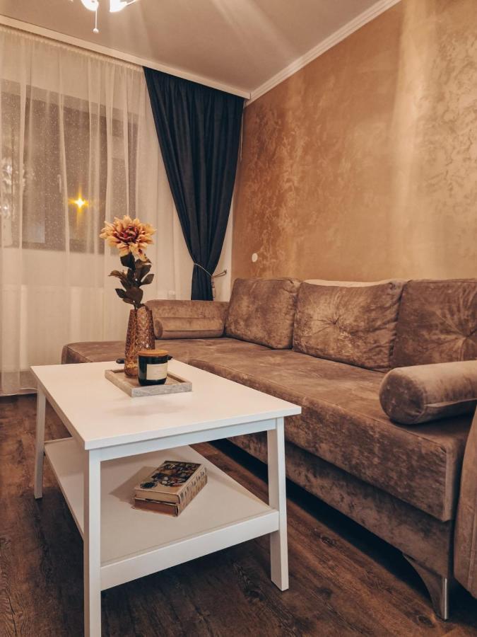 Immocity Орадя Экстерьер фото
