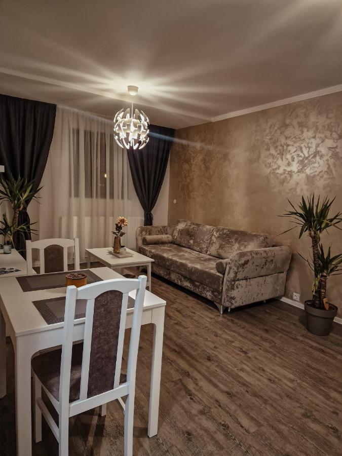 Immocity Орадя Экстерьер фото